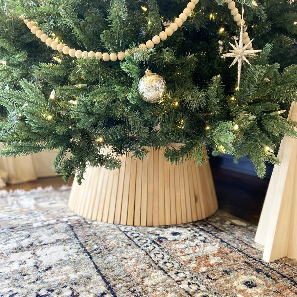Cedar Christmas Tree Collar